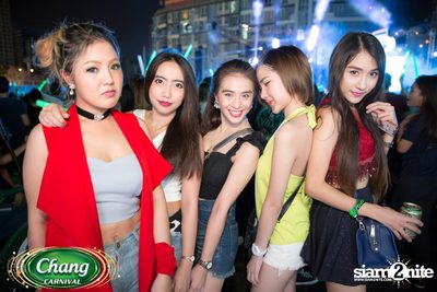Chang Carnival: Neon The Night (Album 1) — photo 344