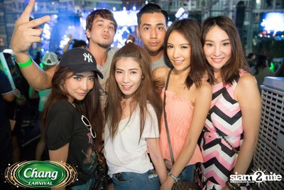 Chang Carnival: Neon The Night (Album 1) — photo 373