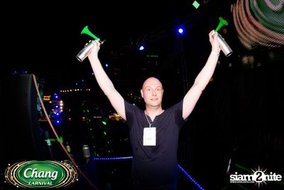 Chang Carnival: Neon The Night (Album 1) — photo 380