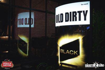 Stella Artois pres. Pour It Your Self at Old Dirty — photo 1