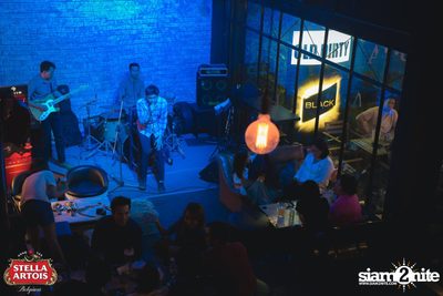 Stella Artois pres. Pour It Your Self at Old Dirty — photo 29