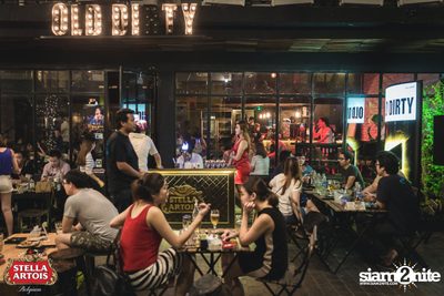 Stella Artois pres. Pour It Your Self at Old Dirty — photo 85