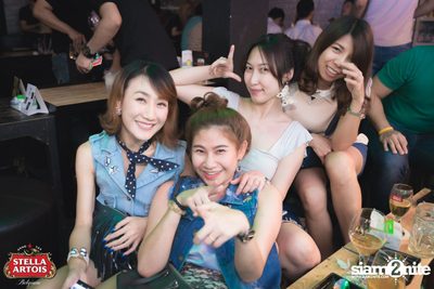 Stella Artois pres. Pour It Your Self at Old Dirty — photo 89