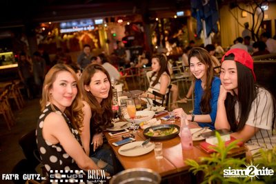 Seenspace Invasion ที่ร้าน Clouds, Fat'R Gut'z และ BREW Beers & Ciders — photo 13