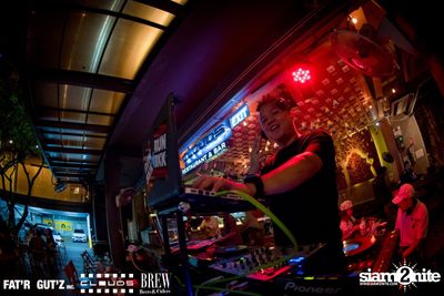 Seenspace Invasion ที่ร้าน Clouds, Fat'R Gut'z และ BREW Beers & Ciders — photo 38