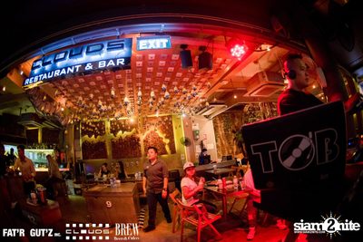 Seenspace Invasion ที่ร้าน Clouds, Fat'R Gut'z และ BREW Beers & Ciders — photo 40