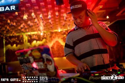 Seenspace Invasion ที่ร้าน Clouds, Fat'R Gut'z และ BREW Beers & Ciders — photo 65