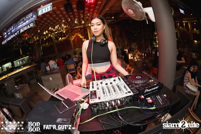 Croquis Thursdays at Bon Bon | Seenspace — photo 74