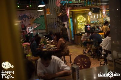 คืนวันเสาร์ ที่ร้าน แฮปปี้ ฟิช, เอเชีย ทีค เดอะ ริเวอร์ฟร้อนท์ — photo 11