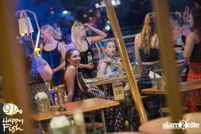 คืนวันเสาร์ ที่ร้าน แฮปปี้ ฟิช, เอเชีย ทีค เดอะ ริเวอร์ฟร้อนท์ — photo 38