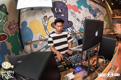 คืนวันเสาร์ ที่ร้าน แฮปปี้ ฟิช, เอเชีย ทีค เดอะ ริเวอร์ฟร้อนท์ — photo 77