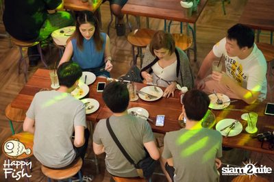 คืนวันเสาร์ ที่ร้าน แฮปปี้ ฟิช, เอเชีย ทีค เดอะ ริเวอร์ฟร้อนท์ — photo 85