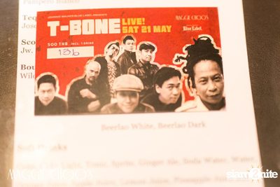 T-Bone Live ที่ร้าน แม็กกี้ ชูวส์, ถนนสีลม — photo 4