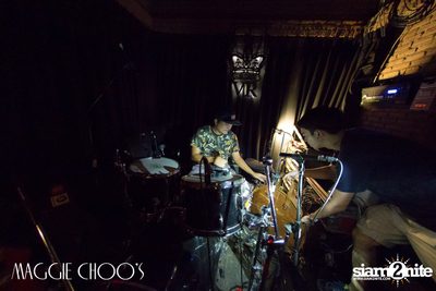 T-Bone Live ที่ร้าน แม็กกี้ ชูวส์, ถนนสีลม — photo 54