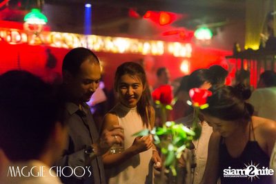 T-Bone Live ที่ร้าน แม็กกี้ ชูวส์, ถนนสีลม — photo 68
