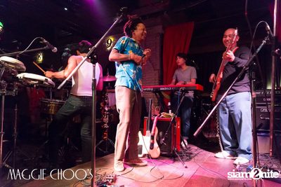 T-Bone Live ที่ร้าน แม็กกี้ ชูวส์, ถนนสีลม — photo 122