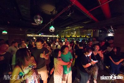 T-Bone Live ที่ร้าน แม็กกี้ ชูวส์, ถนนสีลม — photo 130