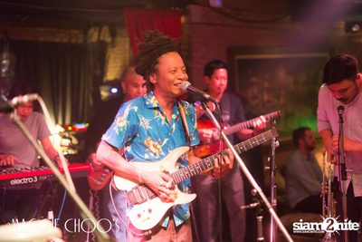 T-Bone Live ที่ร้าน แม็กกี้ ชูวส์, ถนนสีลม — photo 144