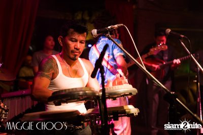 T-Bone Live ที่ร้าน แม็กกี้ ชูวส์, ถนนสีลม — photo 147