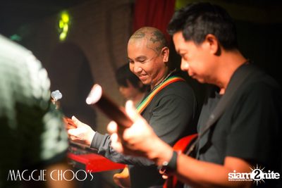 T-Bone Live ที่ร้าน แม็กกี้ ชูวส์, ถนนสีลม — photo 169