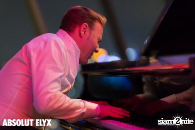 Jef Neve & Koh Mr.Saxman at Millennium Hilton Bangkok — photo 105