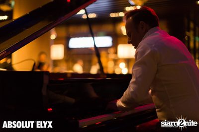 Jef Neve & Koh Mr.Saxman at Millennium Hilton Bangkok — photo 128