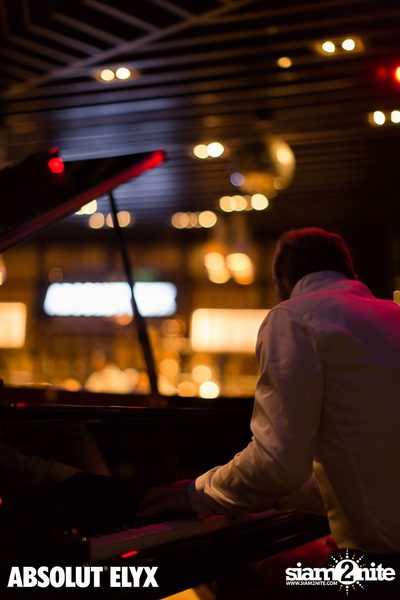 Jef Neve & Koh Mr.Saxman at Millennium Hilton Bangkok — photo 130