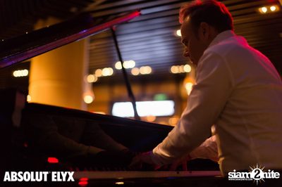 Jef Neve & Koh Mr.Saxman at Millennium Hilton Bangkok — photo 134