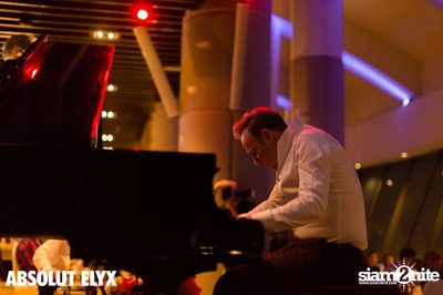 Jef Neve & Koh Mr.Saxman at Millennium Hilton Bangkok — photo 143