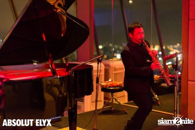 Jef Neve & Koh Mr.Saxman at Millennium Hilton Bangkok — photo 191