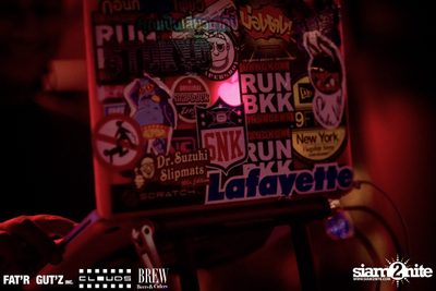 Seenspace Invasion ที่ร้าน Clouds, Fat'R Gut'z และ BREW Beers & Ciders — photo 60