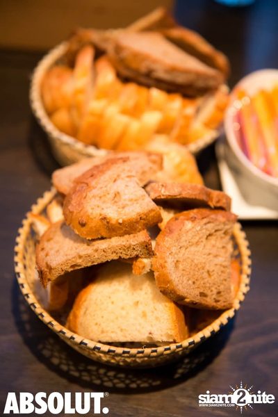 FTCC YP Networking Cocktail ที่ ไวน์ คอนเนคชั่น ทาปาส & บิสโทร — photo 20