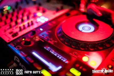 Thursday Night at Clouds, Bon Bon & FatR Gutz, Seenspace — photo 16