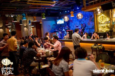 คืนวันศุกร์ ที่ร้าน แฮปปี้ ฟิช, เอเชีย ทีค เดอะ ริเวอร์ฟร้อนท์ — photo 6