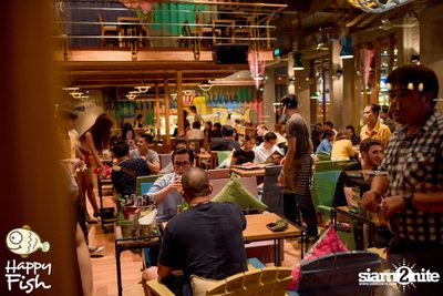 คืนวันศุกร์ ที่ร้าน แฮปปี้ ฟิช, เอเชีย ทีค เดอะ ริเวอร์ฟร้อนท์ — photo 15