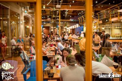 คืนวันศุกร์ ที่ร้าน แฮปปี้ ฟิช, เอเชีย ทีค เดอะ ริเวอร์ฟร้อนท์ — photo 18