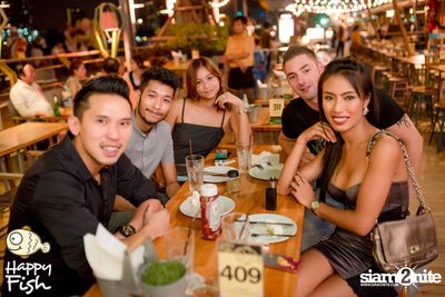 คืนวันศุกร์ ที่ร้าน แฮปปี้ ฟิช, เอเชีย ทีค เดอะ ริเวอร์ฟร้อนท์ — photo 29