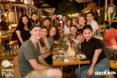 คืนวันศุกร์ ที่ร้าน แฮปปี้ ฟิช, เอเชีย ทีค เดอะ ริเวอร์ฟร้อนท์ — photo 31