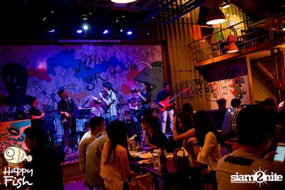 คืนวันศุกร์ ที่ร้าน แฮปปี้ ฟิช, เอเชีย ทีค เดอะ ริเวอร์ฟร้อนท์ — photo 33