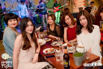 คืนวันศุกร์ ที่ร้าน แฮปปี้ ฟิช, เอเชีย ทีค เดอะ ริเวอร์ฟร้อนท์ — photo 35