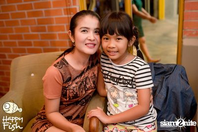 คืนวันศุกร์ ที่ร้าน แฮปปี้ ฟิช, เอเชีย ทีค เดอะ ริเวอร์ฟร้อนท์ — photo 37