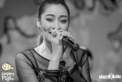คืนวันศุกร์ ที่ร้าน แฮปปี้ ฟิช, เอเชีย ทีค เดอะ ริเวอร์ฟร้อนท์ — photo 42