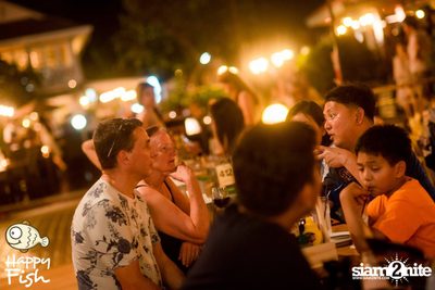 คืนวันศุกร์ ที่ร้าน แฮปปี้ ฟิช, เอเชีย ทีค เดอะ ริเวอร์ฟร้อนท์ — photo 56