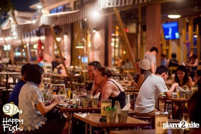 คืนวันศุกร์ ที่ร้าน แฮปปี้ ฟิช, เอเชีย ทีค เดอะ ริเวอร์ฟร้อนท์ — photo 71