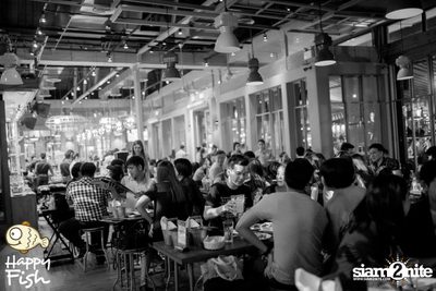 คืนวันศุกร์ ที่ร้าน แฮปปี้ ฟิช, เอเชีย ทีค เดอะ ริเวอร์ฟร้อนท์ — photo 106