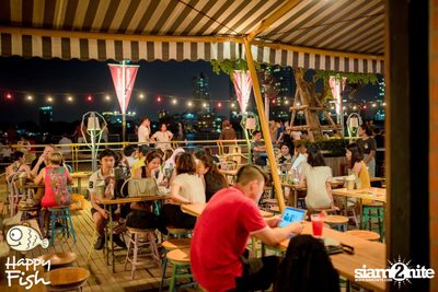 คืนวันศุกร์ ที่ร้าน แฮปปี้ ฟิช, เอเชีย ทีค เดอะ ริเวอร์ฟร้อนท์ — photo 107