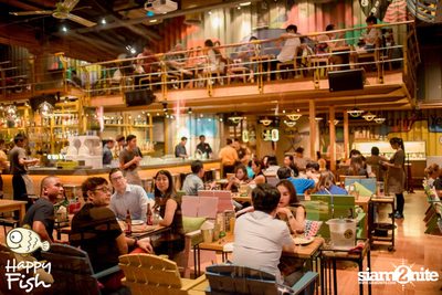คืนวันศุกร์ ที่ร้าน แฮปปี้ ฟิช, เอเชีย ทีค เดอะ ริเวอร์ฟร้อนท์ — photo 109
