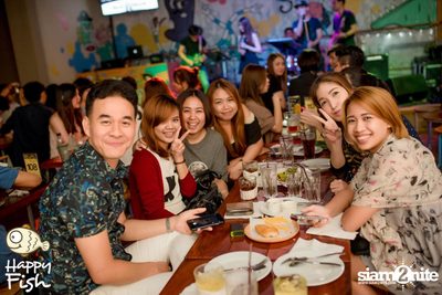 คืนวันศุกร์ ที่ร้าน แฮปปี้ ฟิช, เอเชีย ทีค เดอะ ริเวอร์ฟร้อนท์ — photo 117