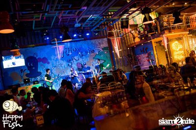 คืนวันศุกร์ ที่ร้าน แฮปปี้ ฟิช, เอเชีย ทีค เดอะ ริเวอร์ฟร้อนท์ — photo 120