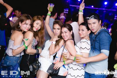 EDM Boat Party | Season 1 on Boat from Asiatique — photo 76